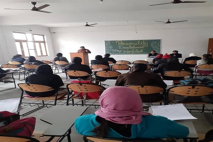 Rani Bhagyawati Devi Mahila Mahavidyalaya campus in Bijnor, Uttar Pradesh, India — photo 2