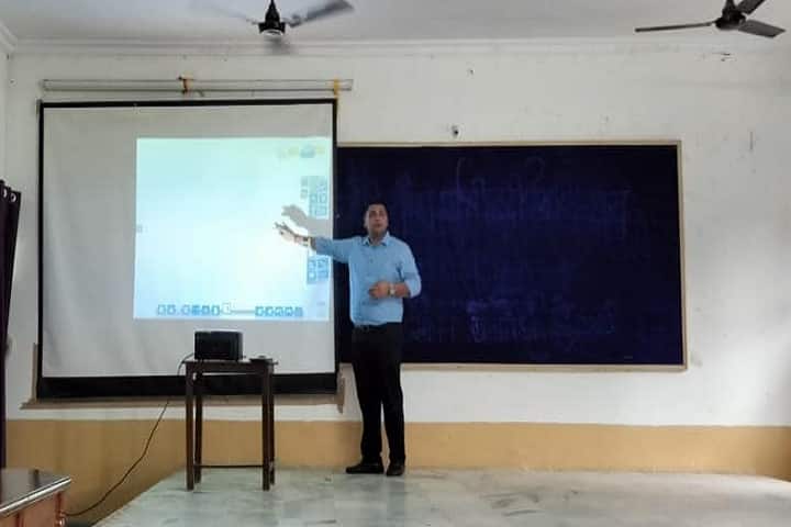 Rani Bhagyawati Devi Mahila Mahavidyalaya campus in Bijnor, Uttar Pradesh, India — photo 3