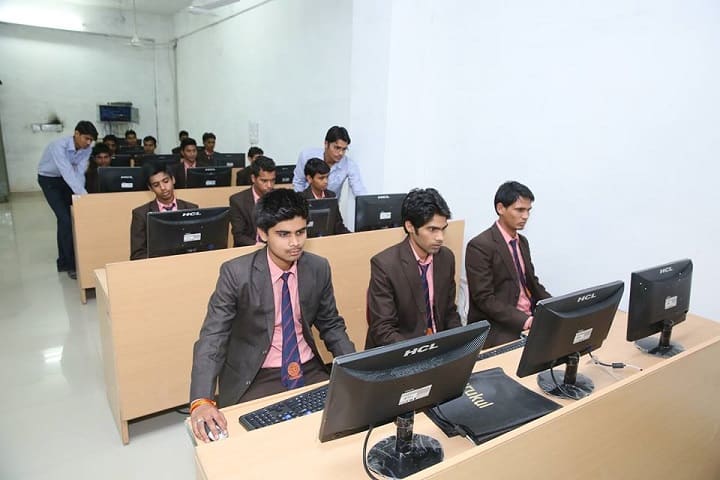 Vedic Gurukul Institute of Engineering and Technology campus in Jaipur, Rajasthan, India — photo 5