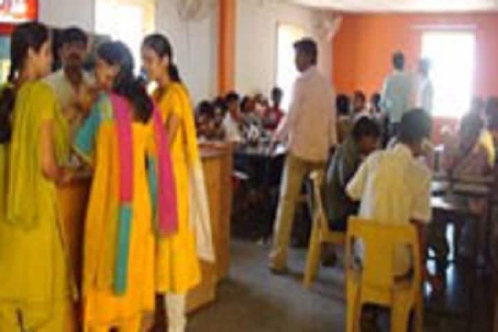 Visvesvaraya College of Engineering and Technology campus in Ibrahimpatnam, Telangana, India — photo 4