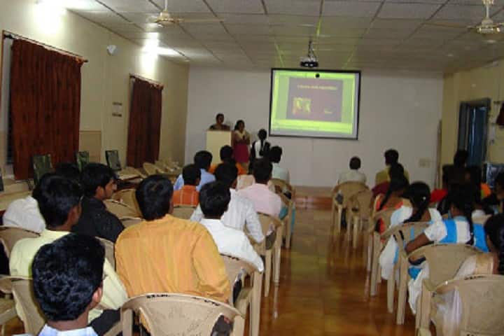 Saradamba Dasa Govindaiah Setty College campus in Hindupur, Andhra Pradesh, India — photo 2