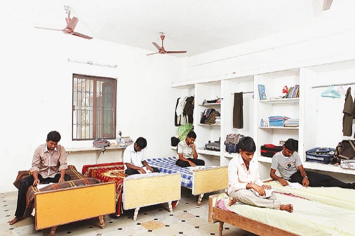 JEPPIAAR SRR Engineering College campus in Padur, Tamil Nadu, India — photo 3