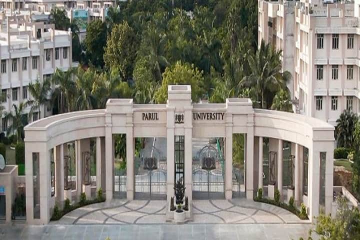 Parul Institute of Physiotherapy campus in Vadodara, Gujarat, India — photo 1