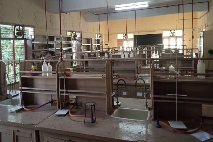 Chevalier T Thomas Elizabeth College for Women campus in Chennai, Tamil Nadu, India — photo 2