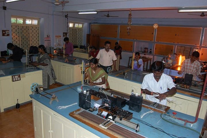 Thiruvalluvar Government Arts College campus in Rasipuram, Tamil Nadu, India — photo 4