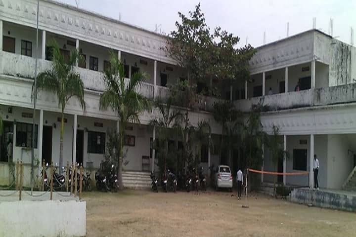 Chintamani College of Commerce campus in Chandrapur, Maharashtra, India — photo 1