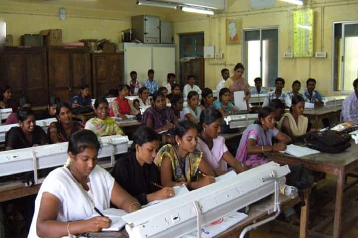 Loganatha Narayanasamy Government College campus in Ponneri, Tamil Nadu, India — photo 1
