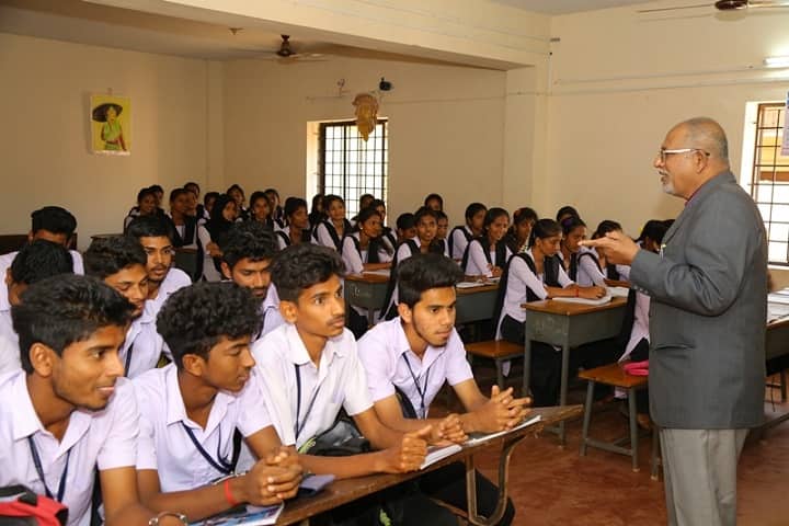 Government First Grade College campus in Mangalore, Karnataka, India — photo 5