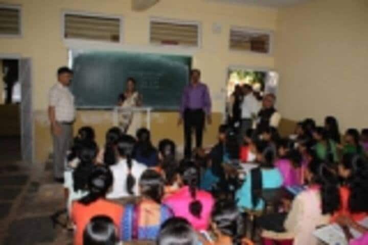 Dr Ghali College campus in Kolhapur, Maharashtra, India — photo 4