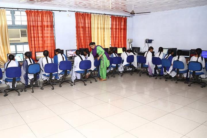 Guru Harkrishan Girls College campus in Sangrur, Punjab, India — photo 5