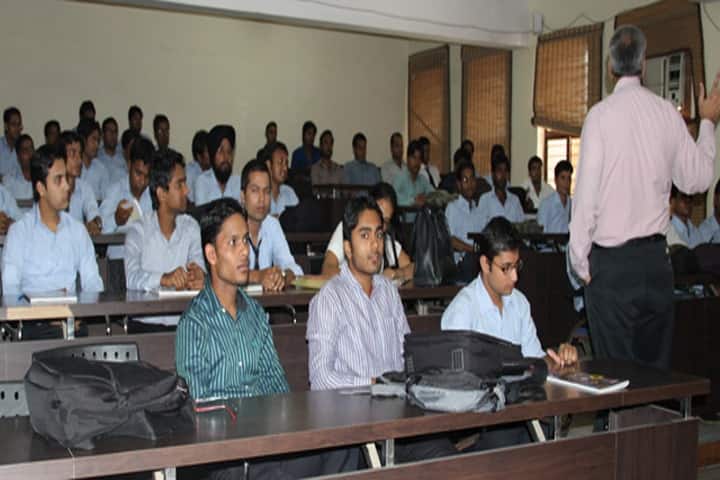 Lloyd Institute of Management and Technology campus in Greater Noida, Uttar Pradesh, India — photo 3