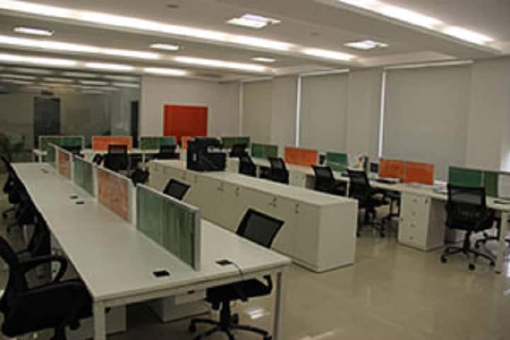 Lloyd Institute of Management and Technology campus in Greater Noida, Uttar Pradesh, India — photo 4