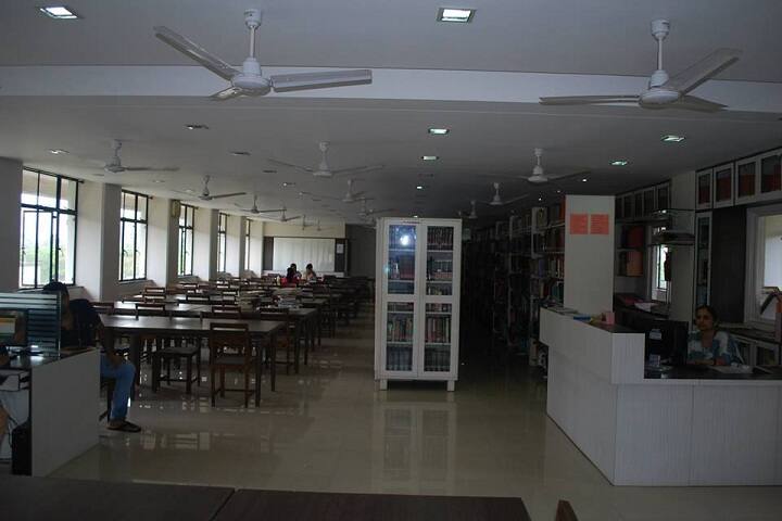 Nirmala Niketan College of Home Science campus in Mumbai, Maharashtra, India — photo 6