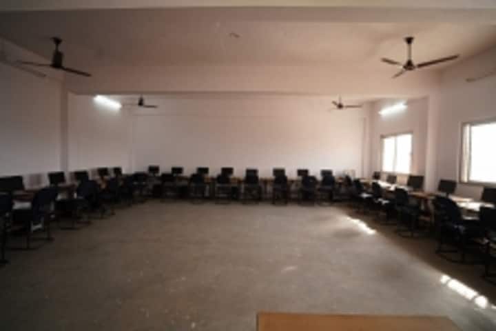 Moti Lal Rastogi School of Management campus in Lucknow, Uttar Pradesh, India — photo 3