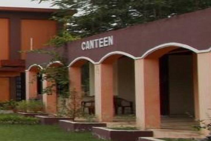 Moti Lal Rastogi School of Management campus in Lucknow, Uttar Pradesh, India — photo 5