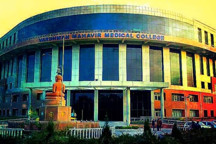 VMMC Safdarjung Hospital campus in New Delhi, Delhi, India — photo 2