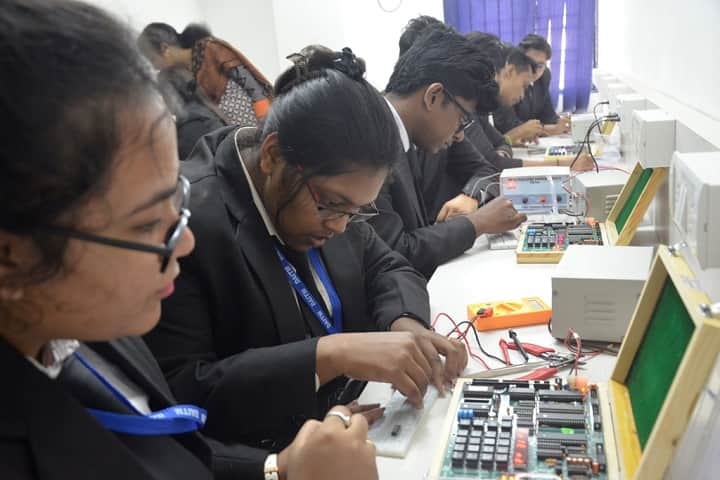 Dinabandhu Andrews Institute of Technology and Management campus in Kolkata, West Bengal, India — photo 6