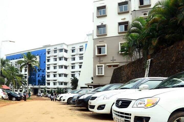 KMCT Dental College campus in Mukkam, Kerala, India — photo 3