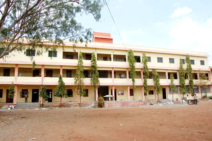 Ramkrishna Paramhansa Mahavidyalaya campus in Osmanabad, Maharashtra, India — photo 1