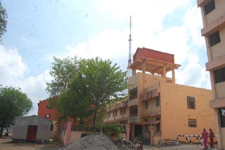 Ramkrishna Paramhansa Mahavidyalaya campus in Osmanabad, Maharashtra, India — photo 6