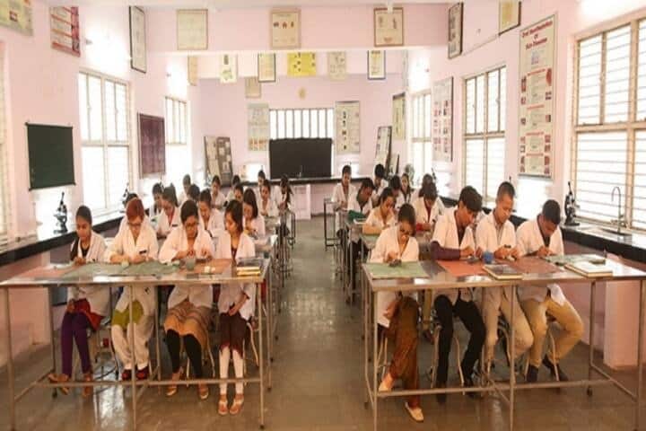 KD Dental College campus in Vrindavan, Uttar Pradesh, India — photo 4