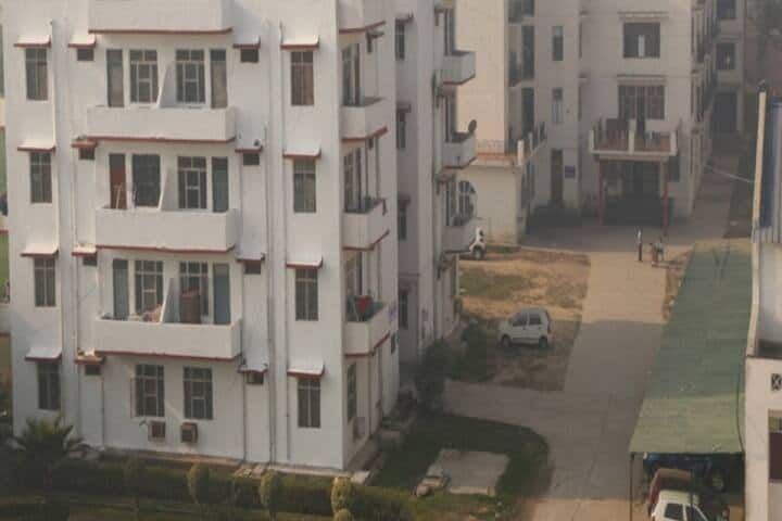 KD Dental College campus in Vrindavan, Uttar Pradesh, India — photo 5