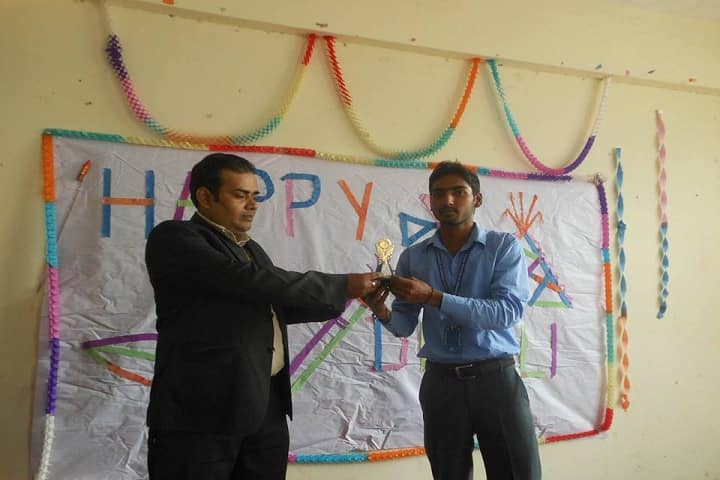 Vedant Institute of Management and Technology campus in Ghaziabad, Uttar Pradesh, India — photo 3