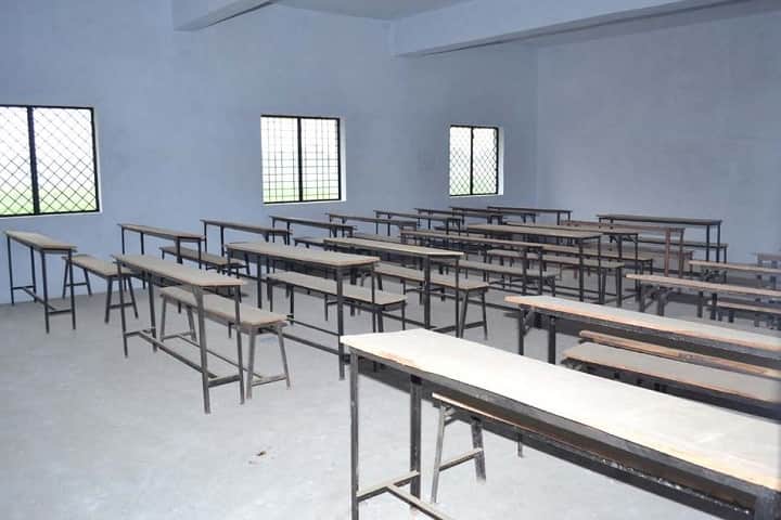 RN Singh Mahavidyalaya campus in Allahabad, Uttar Pradesh, India — photo 3