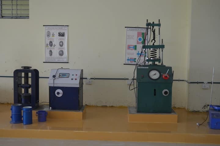 Dr VR Godhania College of Engineering and Technology campus in Porbandar, Gujarat, India — photo 2
