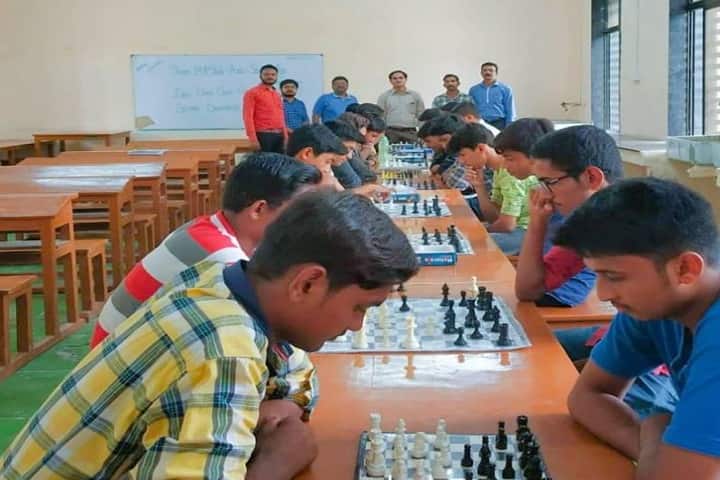 Shree MP Shah Arts and Science College campus in Surendranagar, Gujarat, India — photo 2