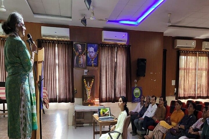Podar Ayurved Medical College campus in Mumbai, Maharashtra, India — photo 5