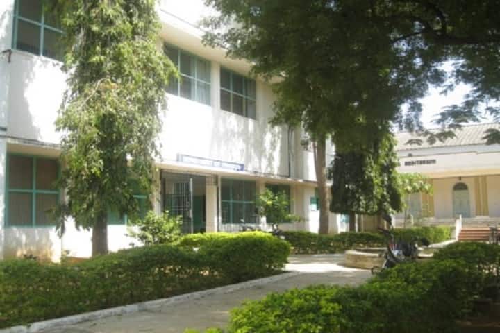 Islamiah College campus in Vaniyambadi, Tamil Nadu, India — photo 4
