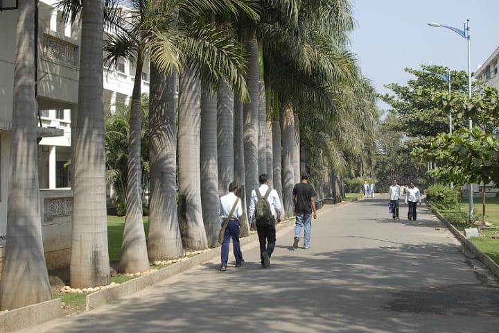 MIT Arts Commerce and Science College campus in Pune, Maharashtra, India — photo 2
