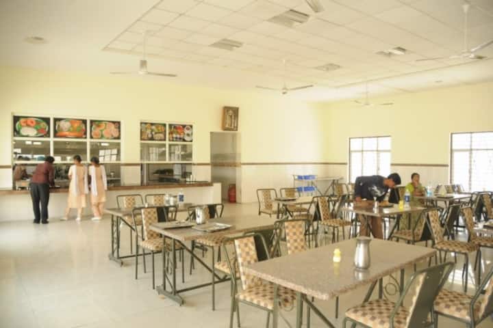 Malla Reddy Institute of Medical Sciences campus in Hyderabad, Telangana, India — photo 4