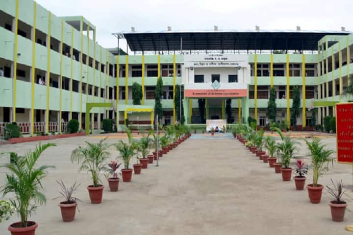 Nanasaheb Yashvantrao Narayanrao Chavan Arts, Science and Commerce College, Chalisgaon campus in Chalisgaon, Maharashtra, India