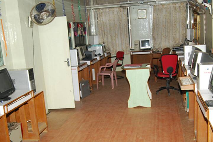 Nanasaheb Yashvantrao Narayanrao Chavan Arts campus in Chalisgaon, Maharashtra, India — photo 4