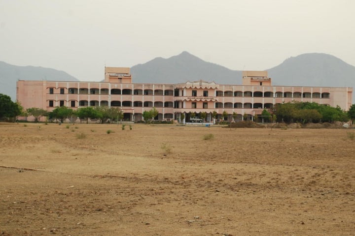 Idhaya College of Arts and Science for Women campus in Vellore, Tamil Nadu, India — photo 1