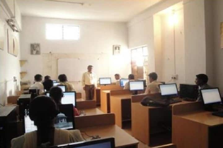 Lal Bahadur Shastri College of Arts Science and Commerce campus in Satara, Maharashtra, India — photo 5