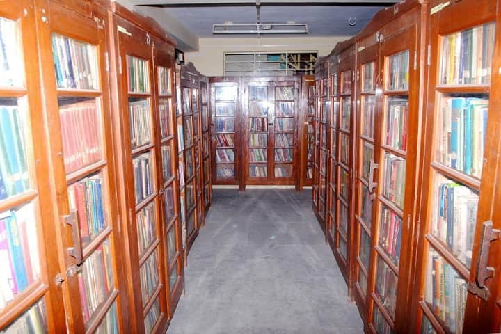 Lal Bahadur Shastri College of Arts Science and Commerce campus in Satara, Maharashtra, India — photo 6