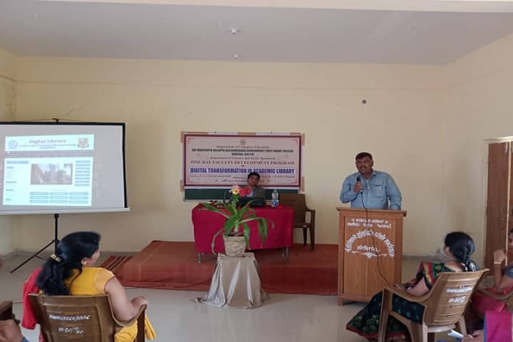 Sri Mariyappa Balappa Kalakonnavar Government First Grade College campus in Naregal, Karnataka, India — photo 2