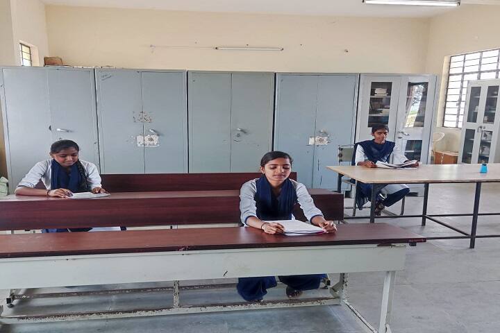 Shri Mahadevappa Basalingappa Halli Government First Grade College campus in Annigeri, Karnataka, India — photo 3