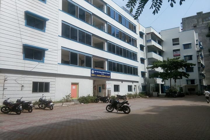 ML Parmar College of Computer Science and IT campus in Surat, Gujarat, India — photo 1