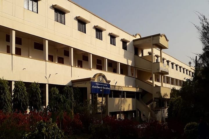 Shree Vanraj Arts and Commerce College campus in Dharampur, Gujarat, India — photo 1