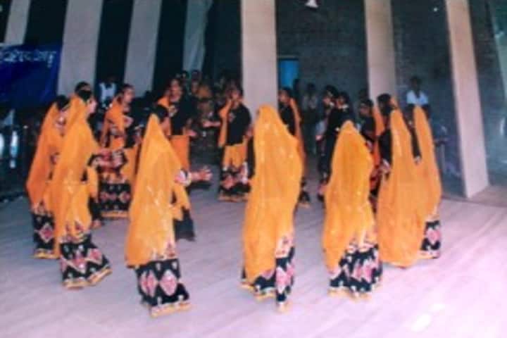 Shree Vanraj Arts and Commerce College campus in Dharampur, Gujarat, India — photo 4