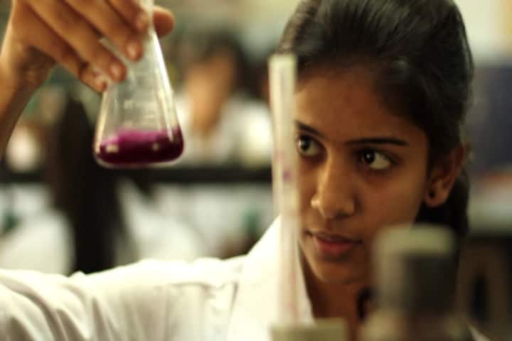 Sheth PT Mahila College of Arts and Home Science campus in Surat, Gujarat, India — photo 1