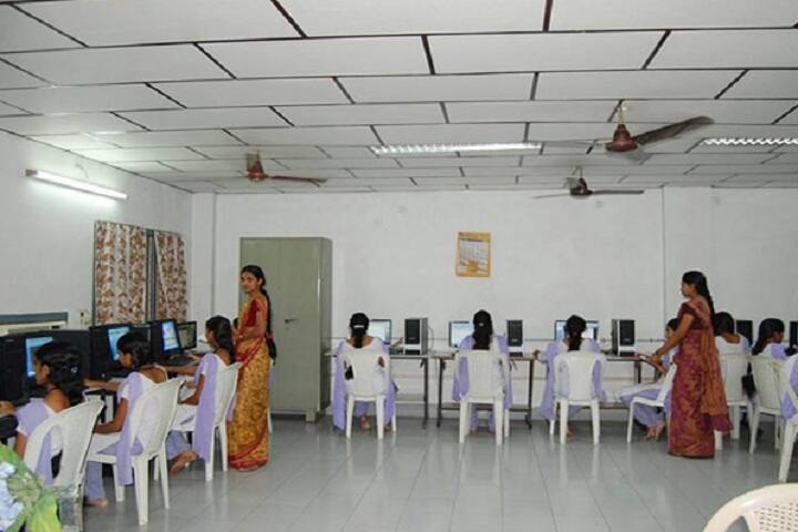 Rajamahendri College for Women campus in Rajamahendravaram, Andhra Pradesh, India — photo 4