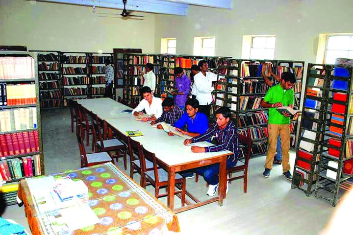 Late Gaya Prasad Degree College campus in Banda, Uttar Pradesh, India — photo 1