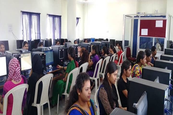 Madina Degree and PG College for Women campus in Hyderabad, Telangana, India — photo 3