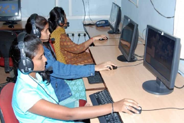 Dewan Bahadur Padma Rao Mudaliar Degree College for Women campus in Hyderabad, Telangana, India — photo 4