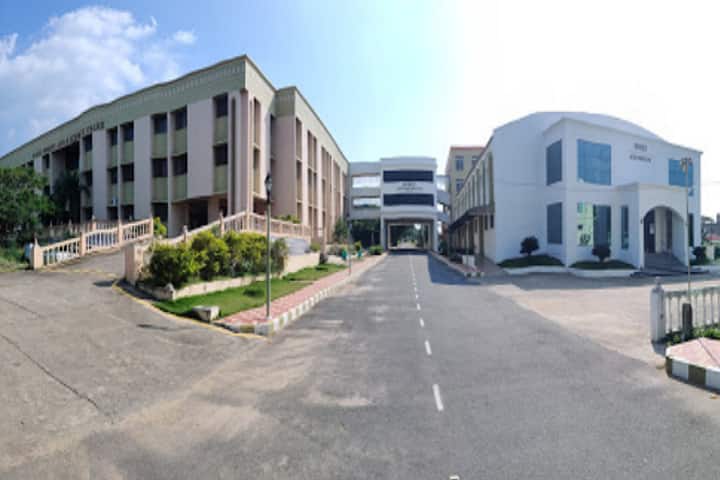 MMES Women's Arts and Science College campus in Vellore, Tamil Nadu, India — photo 2